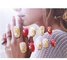 星月美甲长什么样？最近ins上超火的星月美甲图片大全 很适合春天