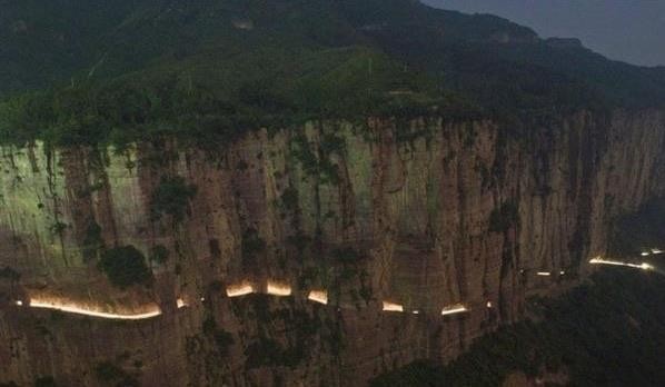 十大世界上最危险的九大公路：郭亮隧道上榜，第一是俄罗斯高加索路5