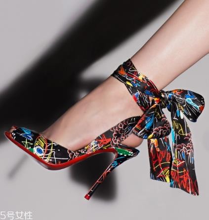 高跟鞋前面太硬怎么办？五招教你软化鞋头