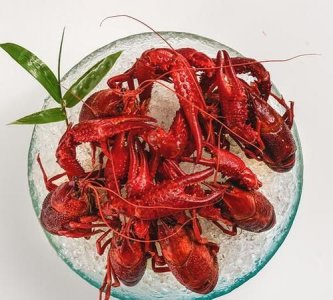 ​怎么判断小龙虾熟没熟,怎么看小龙虾熟了没有