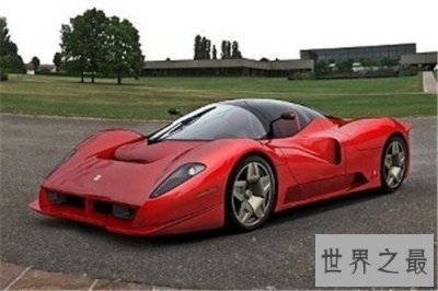 ​世界上最长的豪华轿车，内部还配有游泳池和草坪