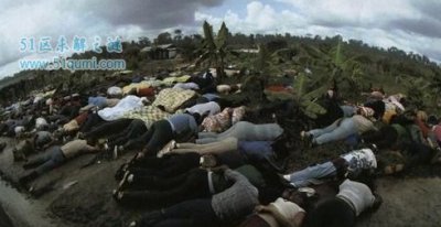 ​琼斯镇惨案:牧师戴着913人寻短见