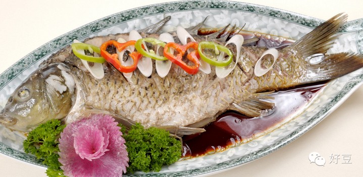 如何杀鱼及杀鱼的技巧（分享1个简单易学的杀鱼技巧）