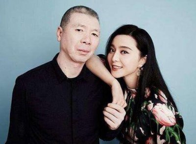 ​她是冯小刚最爱用的女星，多部影片“亲密合作”，感情好互称兄弟