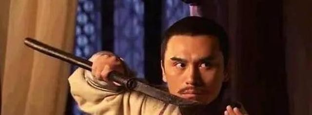 神探狄仁杰中的最强“兵器”乃胖灵所用，幽兰剑、链子刀甘拜下风