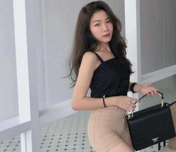 ​冬天黑色阔腿裤如何搭配上衣(冬天黑色阔腿裤搭配什么上衣好看)