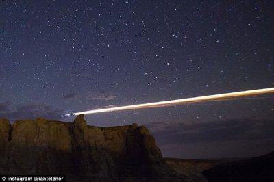 ​美国各地夜空同时出现UFO舰队？证实为中国长征七号火箭残骸