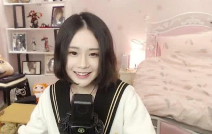 轩墨宝宝撩上衣证明是男人，当看清衣下风景，粉丝：这么有料！