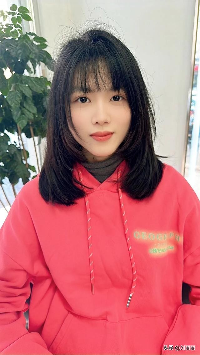 目前最流行的发型款式时髦（新潮流时尚发型14款）(14)