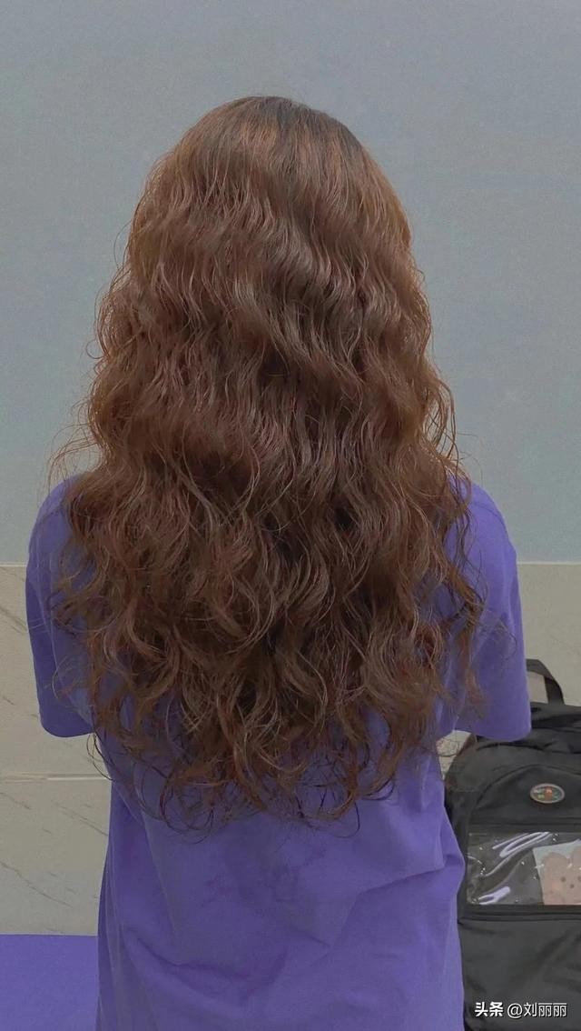 目前最流行的发型款式时髦（新潮流时尚发型14款）(9)