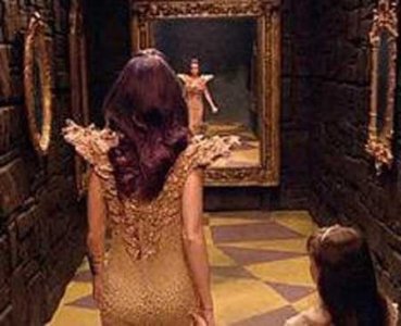 ​西班牙恐怖镜子屋,传说镜子中住着可怕的恶鬼