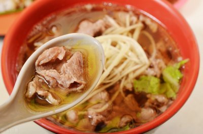 ​羊肉馆的羊肉汤怎么熬的，这3味料是关键，学会冬天好给家人露一手