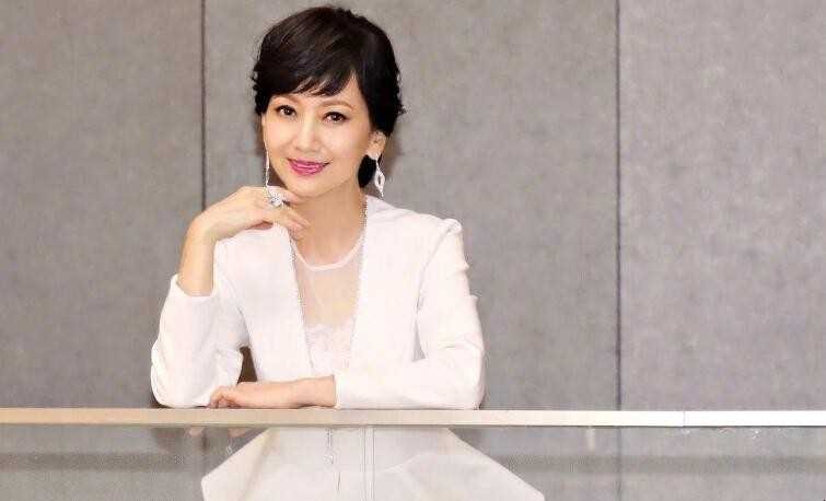 赵雅芝年龄是多少(赵雅芝年龄是多少岁)