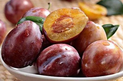 ​西梅和榴莲能所有吃吗 吃西梅时要注重什么