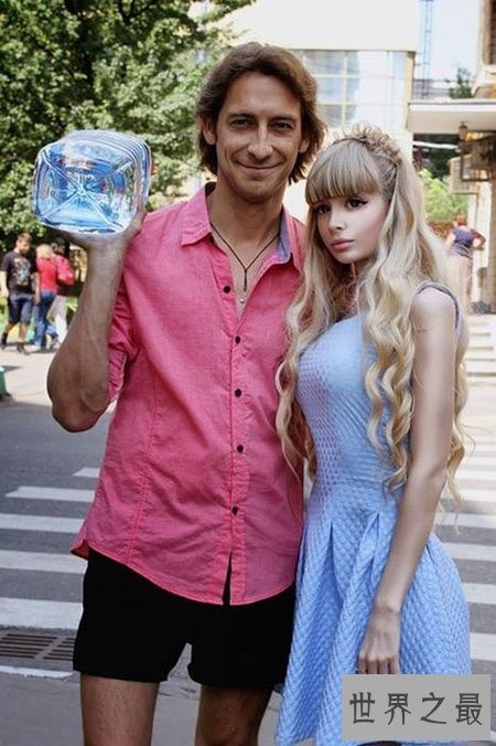 真人芭比娃娃到底长什么样子 真的是整容之后的结果吗