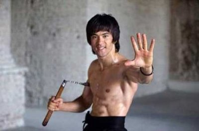 ​世界上出拳速度最快的人,李小龙一秒七拳