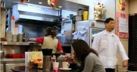 香港茶餐厅灵异案件报道（鬼魂点餐，交付冥币）(3)_