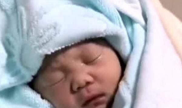 黄河钓鱼钓上男尸新闻曝光（捞起来发现竟然还是个七个月大的婴儿））(1)_