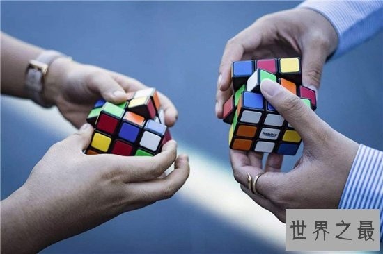 魔方世界纪录被澳大利亚选手打破 还原时间仅用4.22秒