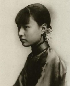 ​一代名伶孟小冬的罕见照片：明艳动人一身傲骨，却2次成他人偏房