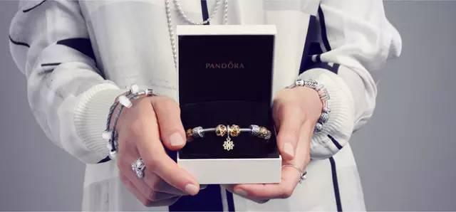 情人节礼物有什么送给她（最适合送给女生的10大情人节礼物）(8)