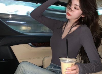 ​衣服放一年发黄了怎么洗（白色衣服久放后发黄难去除）