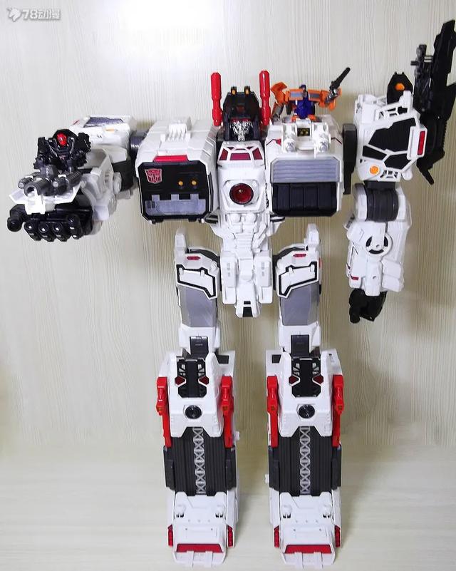 猛大帅的卫兵（力挽狂澜的巨人）(10)