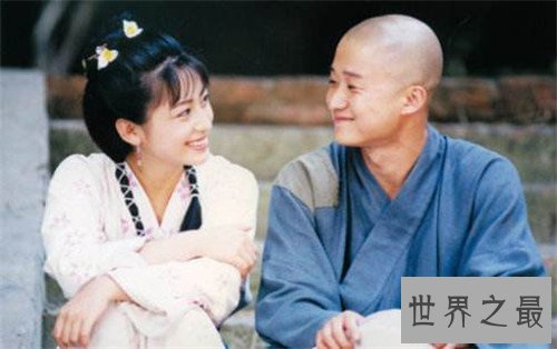 回族美女戴头巾习俗 多数美女都会演唱民歌