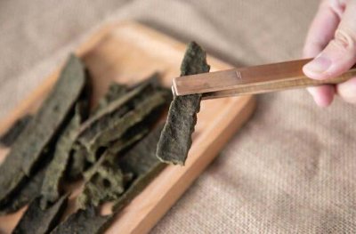 ​蜂胶什么时候吃最好怎么吃（蜂胶如何食用方法？蜂胶的正确食用方法？）