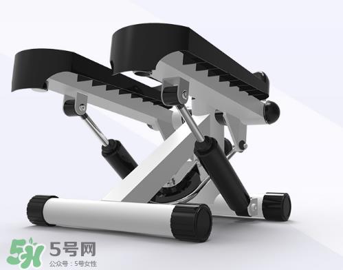 踏步机带扶手的好吗？踏步机有扶手和没扶手哪个好？