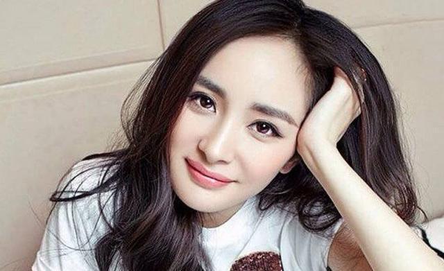 女星的嘴巴谁最美？郑爽垫底，热巴第三，第一大家看到都想吻