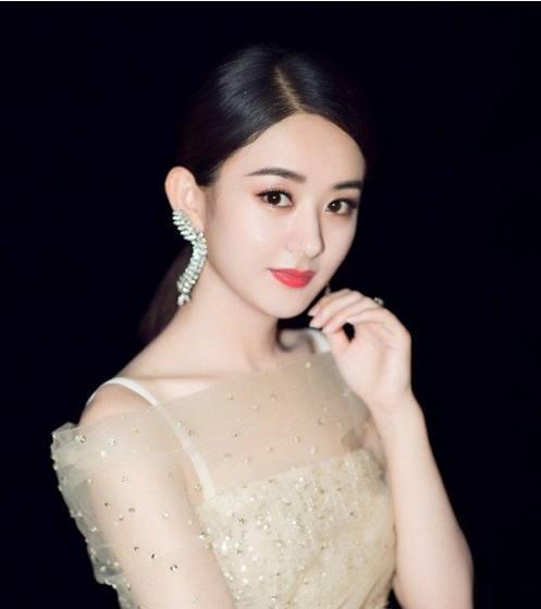 女星的嘴巴谁最美？郑爽垫底，热巴第三，第一大家看到都想吻