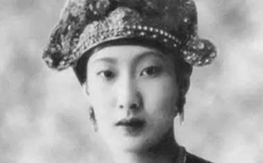 她是亚洲最美皇后，皇室为她打破百年惯例，生下二子三女却被抛弃