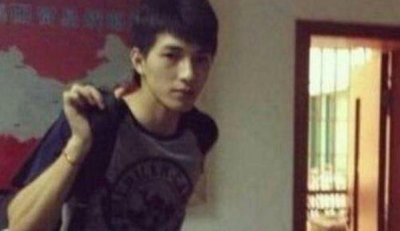 ​史上最帅快递小哥，微博粉丝暴涨，被邀请出道，如今帅出天际