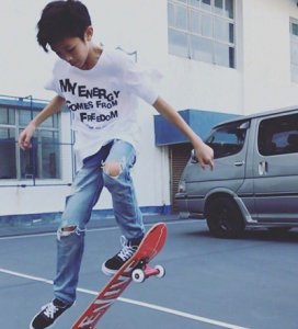 ​张智霖儿子颜值曝光，有其父必有其子