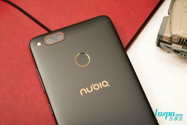 努比亚z17mini对比minis（小屏双摄轻旗舰）(3)