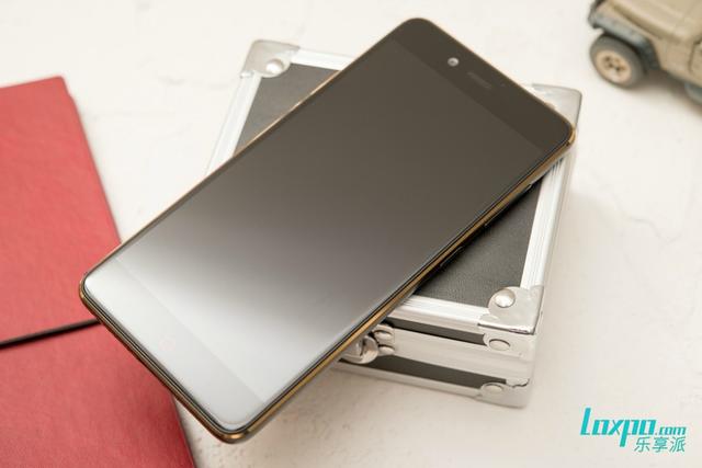 努比亚z17mini对比minis（小屏双摄轻旗舰）(4)