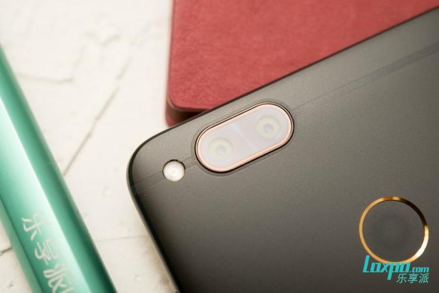 努比亚z17mini对比minis（小屏双摄轻旗舰）(15)