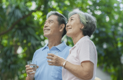 ​老年人吃什么营养品好消化（人到中老年，建议常吃5种食物，腿脚有劲，营