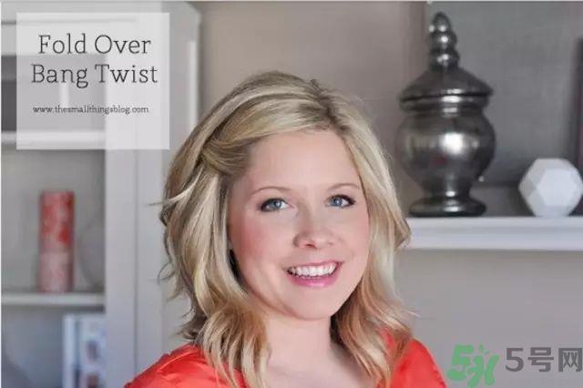 尴尬期刘海怎么编发?尴尬期刘海编法教学