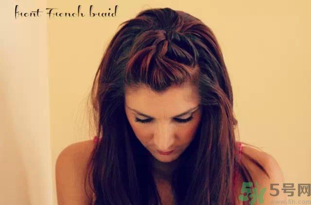 尴尬期刘海怎么编发?尴尬期刘海编法教学