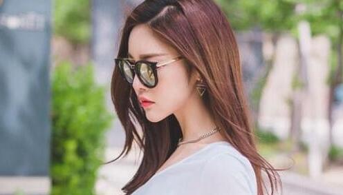 见面后女生聊天不积极