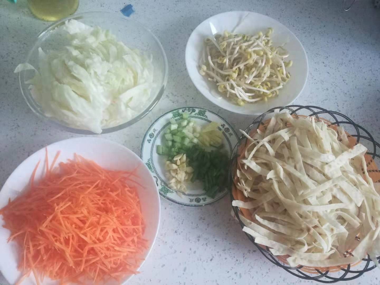 北方人爱吃的焖饼，这样做简单经济实惠，还很美味，快来试试吧