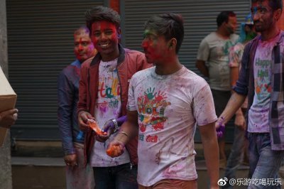 ​洒红节也称“色彩节”是尼泊尔一年一度最盛大的节日