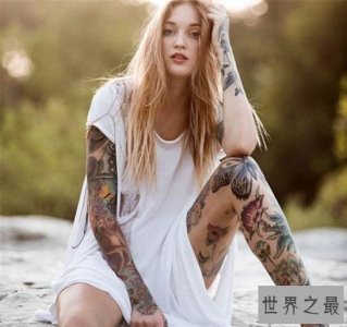 ​世界上纹身最恐怖的女人，浑身每一寸肌肤都布满纹身！