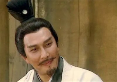 ​诸葛亮为什么不投奔曹操反而选择刘备？