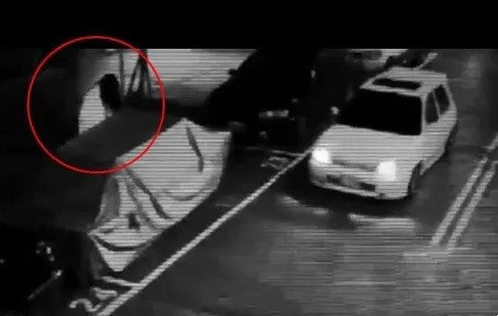 恐怖视频突然出现鬼监控（监控下的鬼诡异事件）(2)_