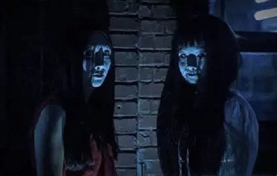 恐怖视频突然出现鬼监控（监控下的鬼诡异事件）(4)_