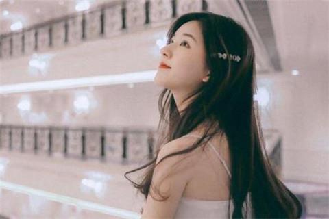 和女生开语音没话说好尴尬