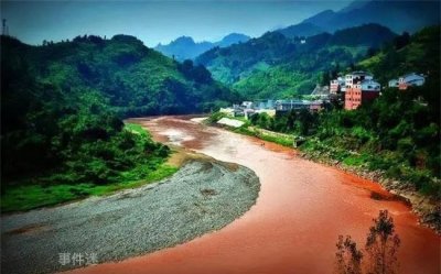​中国一下雨就变成红色的河 赤水河用来酿酒(被称美酒河)